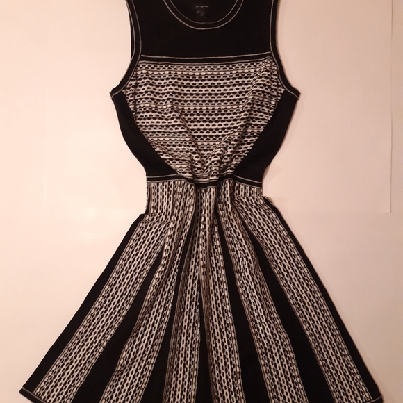 clothes - Picture 4 of 7